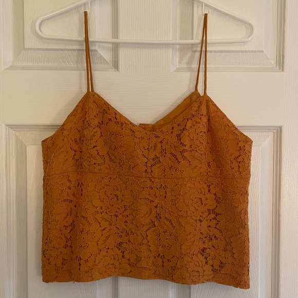 ✨3 for $25✨ Twik Cropped Lace Cami - Picture 1 of 8